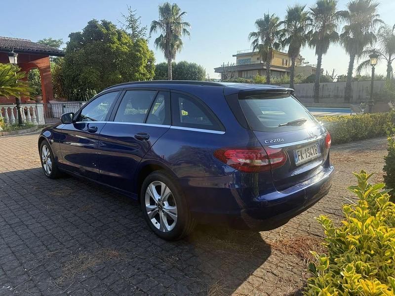 Usata Mercedes C220 Business 170 CV (125 kW) 2017 Blu/azzurro Station wagon