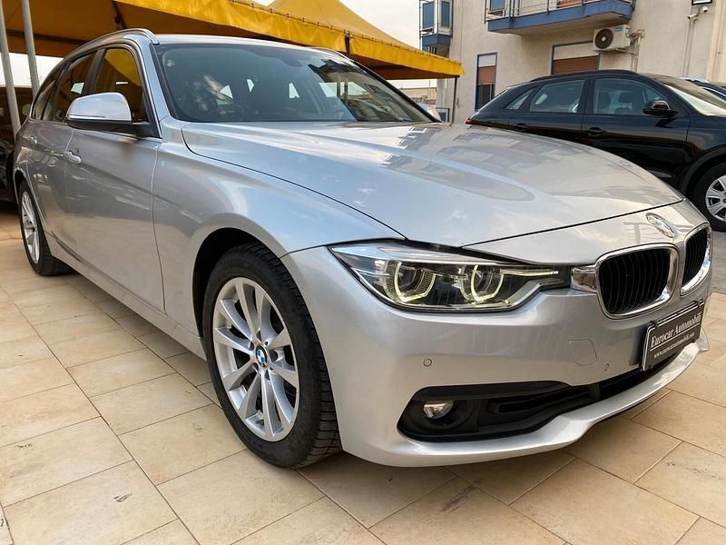 Argento Usata 2019 BMW 318 Luxury Line Station wagon | 13.490 € (Super prezzo) - Immagine 1/4