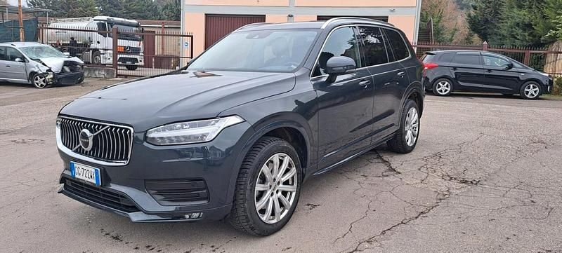 Gebraucht Volvo XC90 Momentum 235 PS (172 kW) 2021 Grau SUV