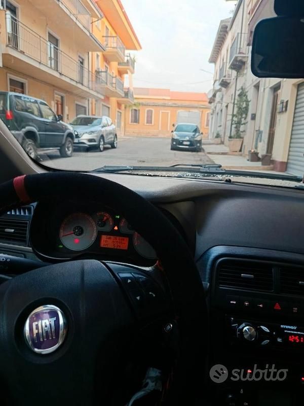 Usata Fiat Grande Punto 90 CV (66 kW) 2009 Nero Utilitaria