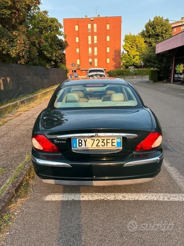 Usata Jaguar X-type 156 CV (114 kW) 2002 Verde Berlina