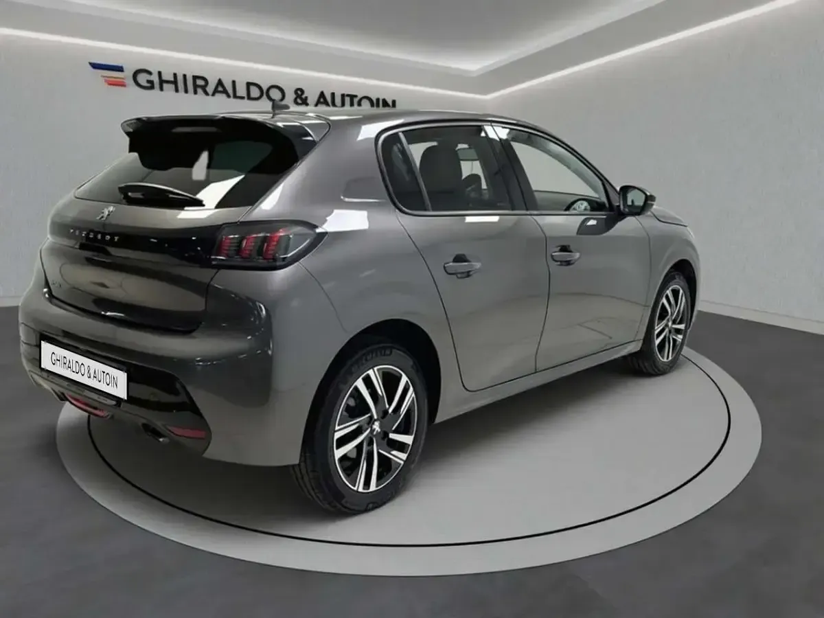 Usata Peugeot 208 Allure 101 CV (74 kW) 2023 Grigio Utilitaria