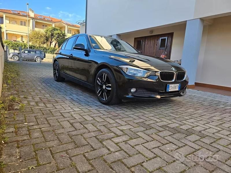 Usata BMW 318 M Sport 143 CV (105 kW) 2013 Nero Berlina