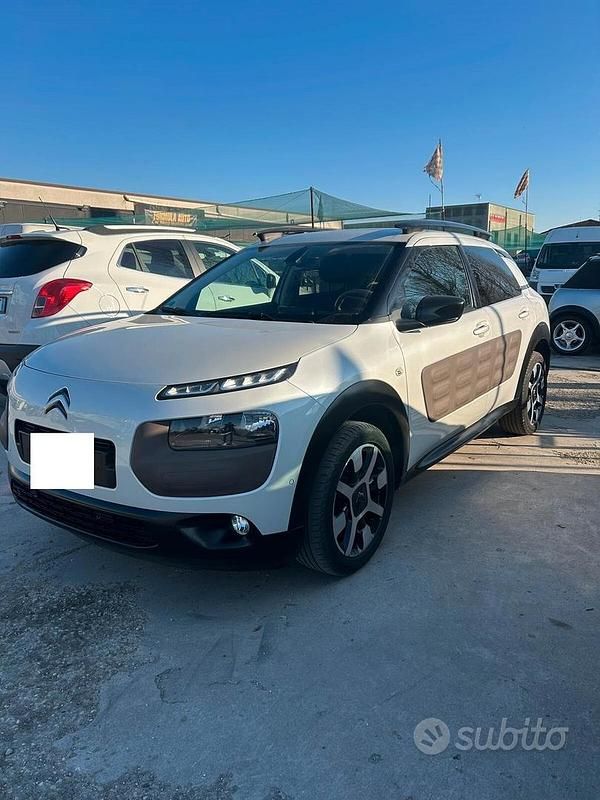 Bianco Usata 2014 Citroën C4 Cactus Feel Due volumi | 8750 € (Molto cara) - Immagine 1/4