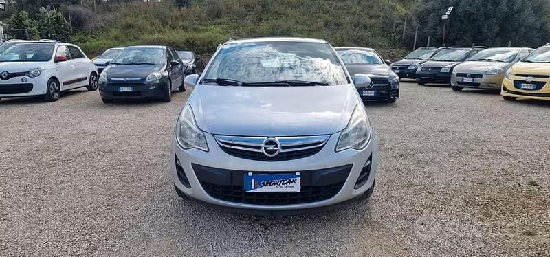 Usata Opel Corsa 75 CV (55 kW) 2013 Grigio Utilitaria