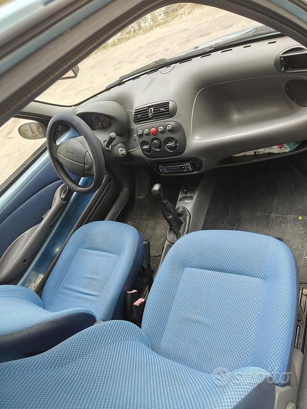 Usata Fiat 600 54 CV (39 kW) 2001 Blu Berlina