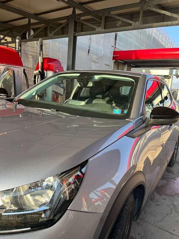 Usata Peugeot 2008 102 CV (75 kW) 2022 Grigio SUV