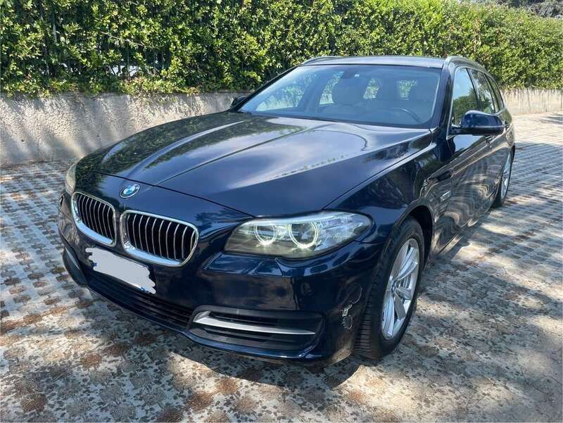 Blu/azzurro Usata 2014 BMW 520 Station wagon | 9000 € (Ottimo prezzo) - Immagine 1/4