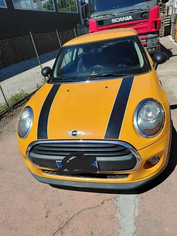 Usata Mini ONE 75 CV (55 kW) 2015 Utilitaria
