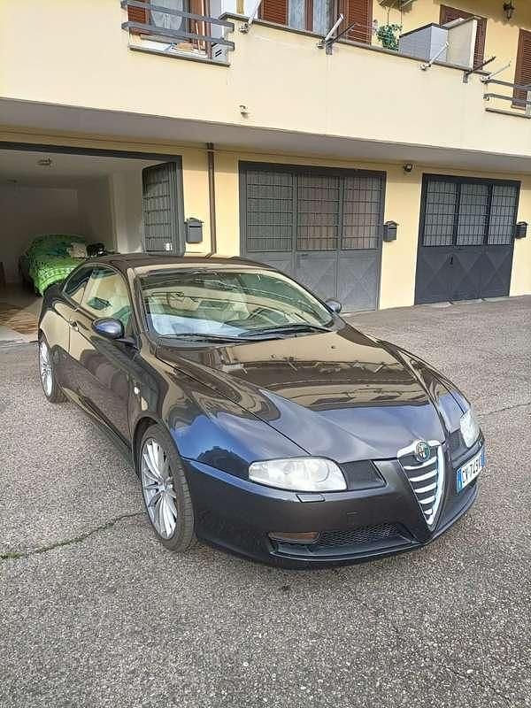 Usata Alfa Romeo GT 239 CV (175 kW) 2005 Coupé