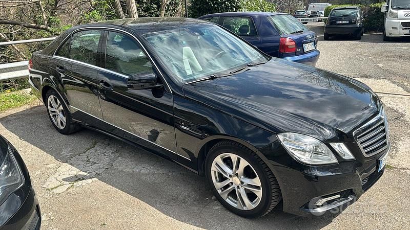 Usata Mercedes E220 170 CV (125 kW) 2009 Nero Berlina