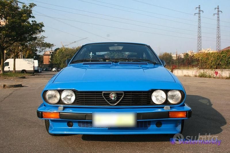 Usata Alfa Romeo GTV 131 CV (96 kW) 1983 Blu/azzurro Coupé
