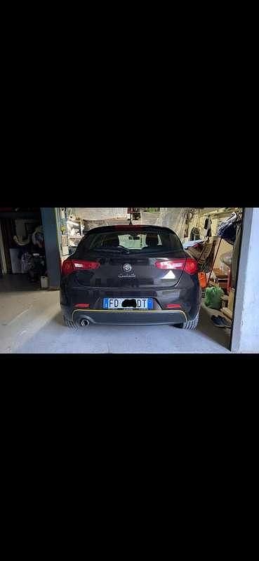 Usata Alfa Romeo Giulietta Progression 120 CV (88 kW) 2016 Nero Berlina