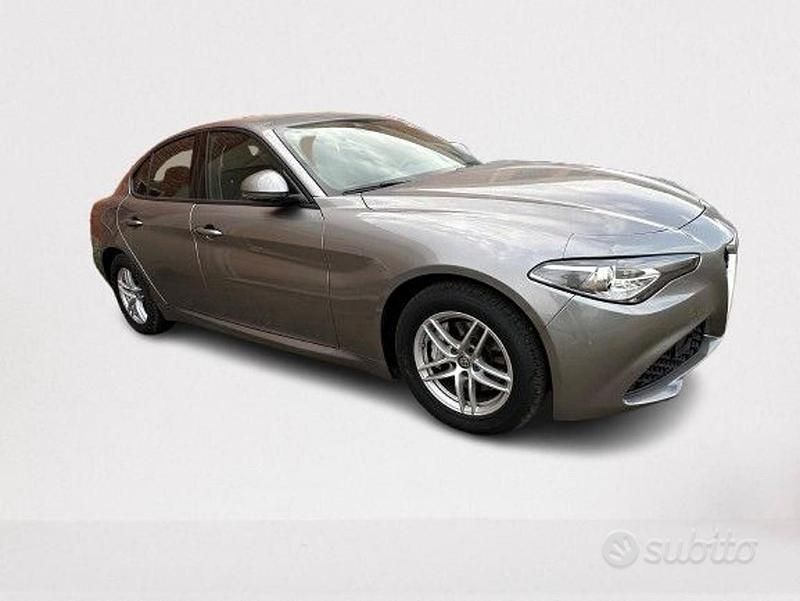 Occasion Alfa Romeo Giulia Business 160 ch (117 kW) 2019 Gris Berline