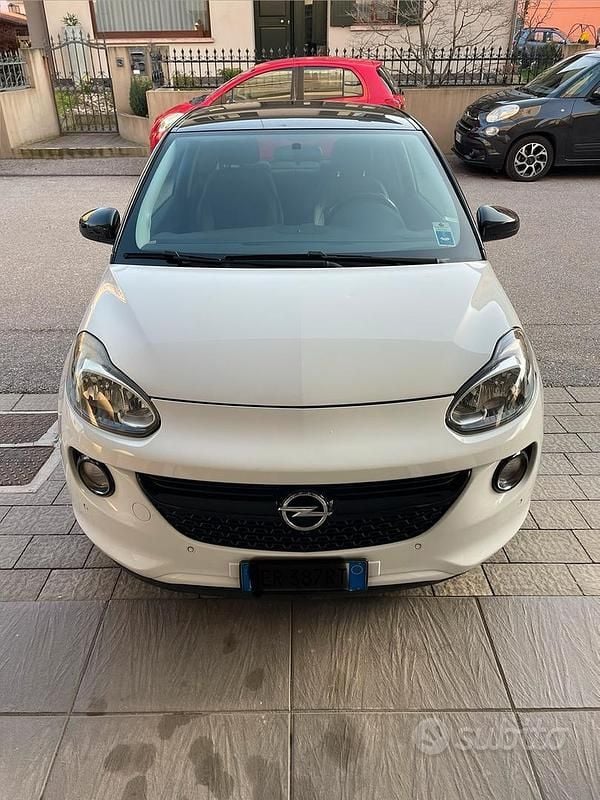 Usata Opel Adam Glam 70 CV (51 kW) 2013 Bianco Utilitaria