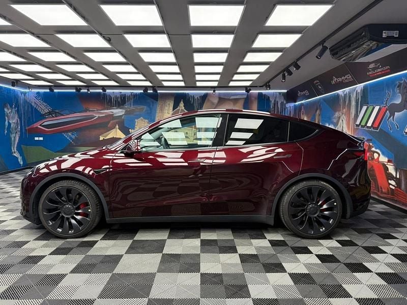 Usata Tesla Model Y Performance 392 kW (534 CV) 2024 Rosso SUV