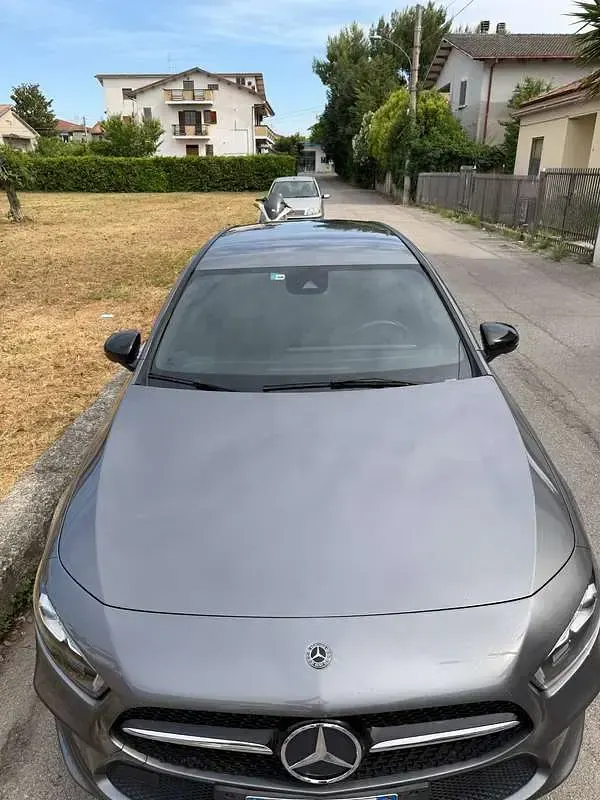 Usata Mercedes A180 Executive 116 CV (85 kW) 2019 Grigio Berlina