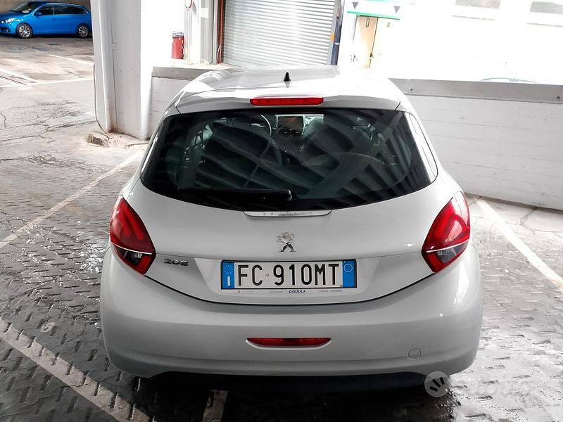 Usata Peugeot 208 2016 Grigio Utilitaria