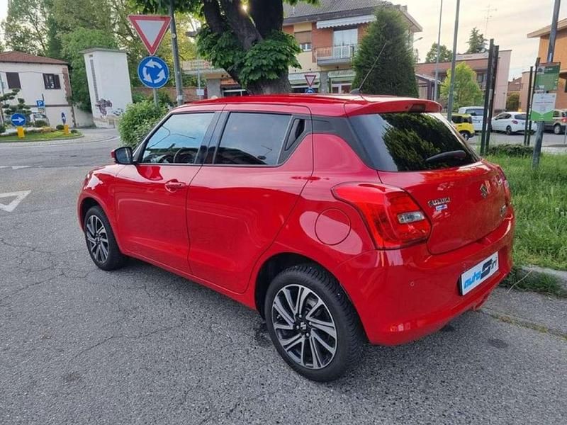 Usata Suzuki Swift 83 CV (61 kW) 2023 Rosso Utilitaria