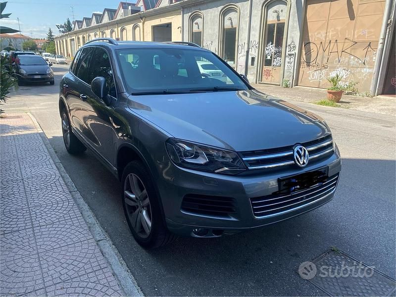 Usata VW Touareg 245 CV (180 kW) 2012 Grigio SUV