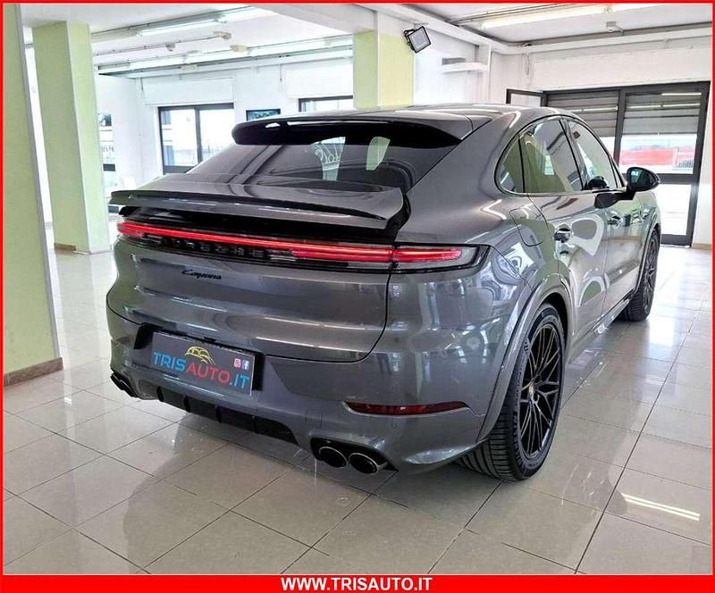 Nuova Porsche Cayenne 470 CV (345 kW) 2026 Grigio SUV