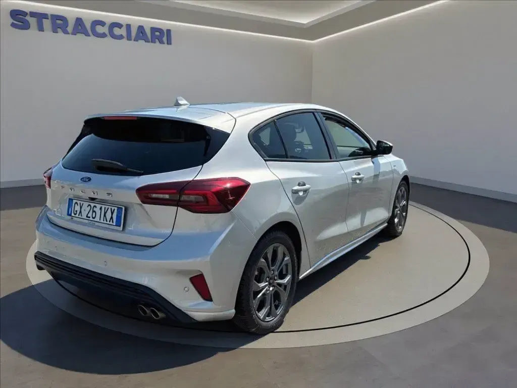 Usata Ford Focus ST-Line 155 CV (114 kW) 2025 Grigio metallizzato Berlina
