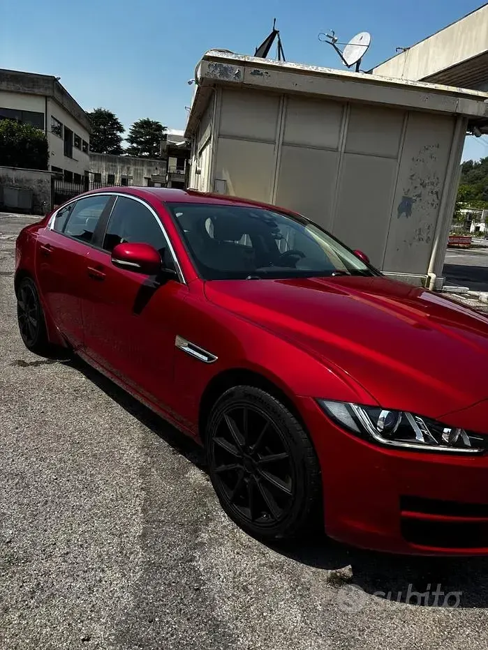 Usata Jaguar XE 180 CV (132 kW) 2016 Rosso Berlina