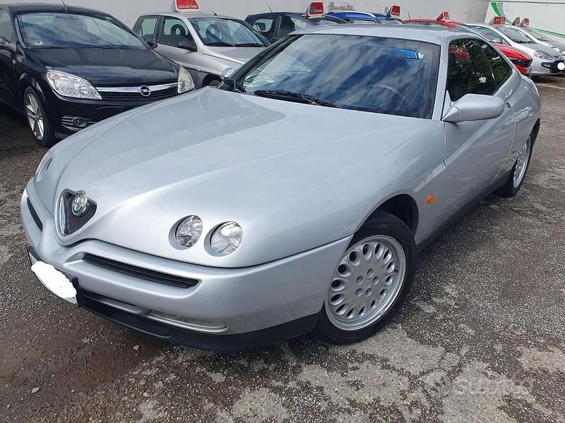 Argento Usata 1996 Alfa Romeo GTV Coupé | 8100 € (Ottimo prezzo) - Immagine 1/4