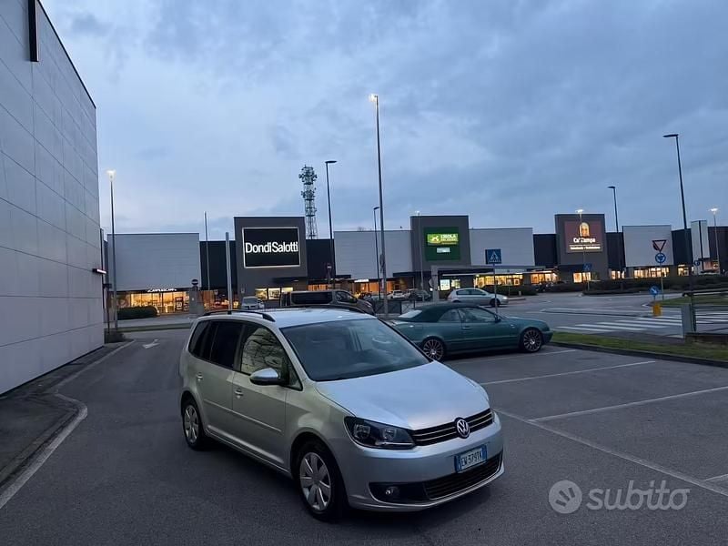 Usata VW Touran Comfortline 104 CV (76 kW) 2014 Grigio Monovolume