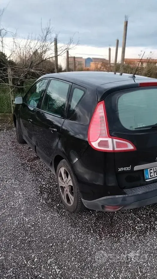 Usata Renault Scénic III XMOD 110 CV (80 kW) 2011 Nero Monovolume