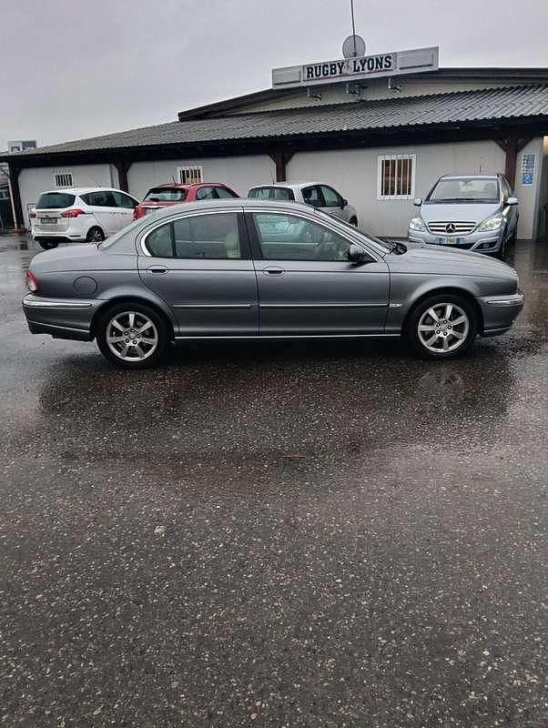 Usata Jaguar X-type Executive 196 CV (144 kW) 2004 Grigio Berlina
