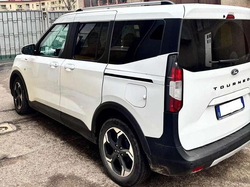 Usata Ford Tourneo Active 125 CV (91 kW) 2024 Bianco Monovolume