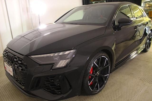 Usata Audi RS3 Sportback Ambiente 400 CV (294 kW) 2023 Nero mythos metallizzato Utilitaria