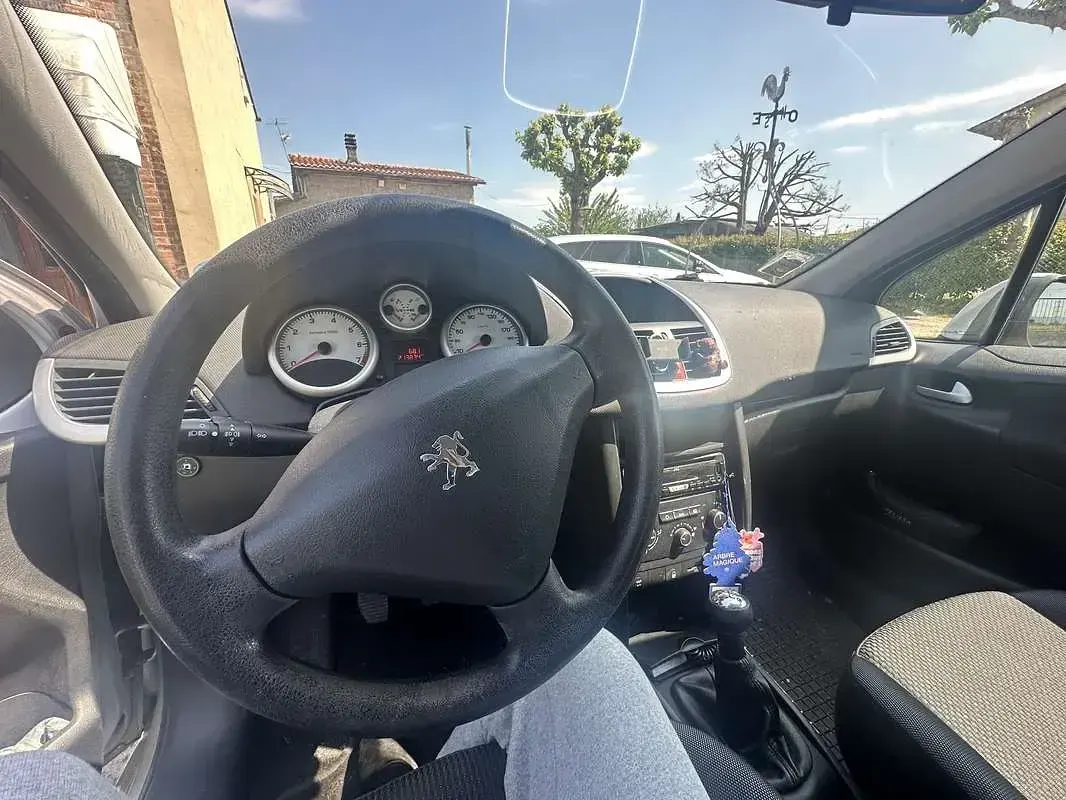 Usata Peugeot 207 73 CV (53 kW) 2010 Berlina