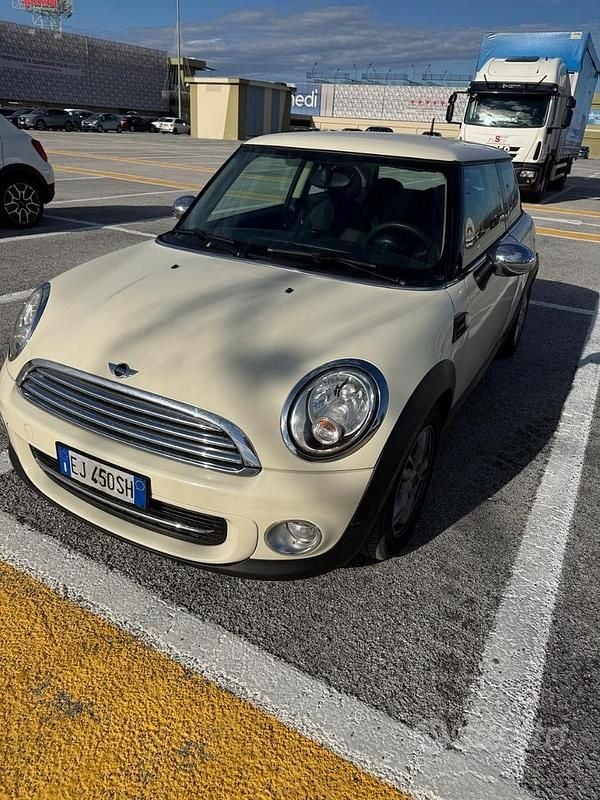 Usata Mini Cooper 2012 Bianco Utilitaria