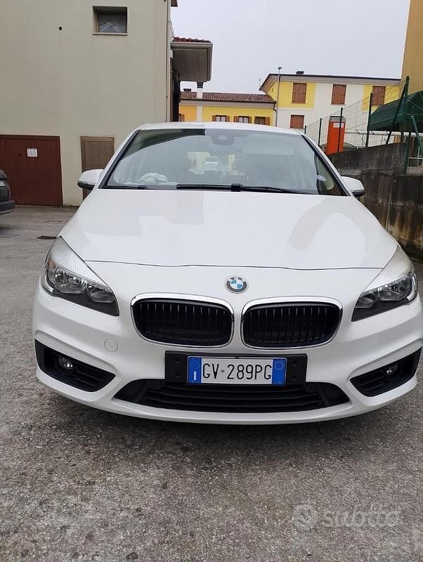 Usata BMW 218 140 CV (102 kW) 2016 Bianco Station wagon