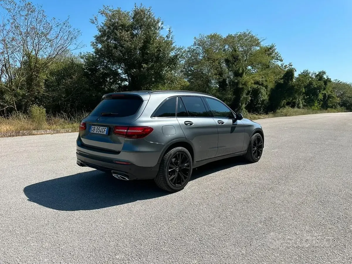 Usata Mercedes GLC220 194 CV (142 kW) 2018 Grigio SUV