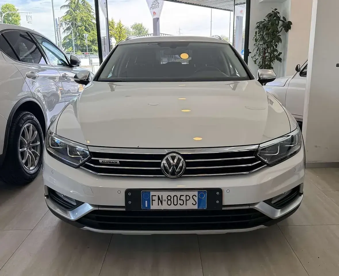 Usata VW Passat Alltrack 190 CV (139 kW) 2018 Bianco Station wagon