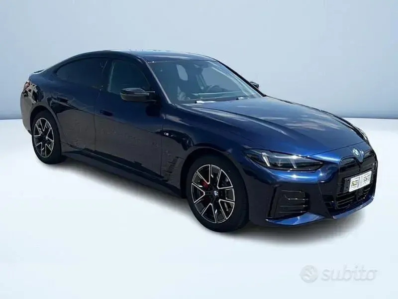 Nuova BMW i4 M Sport 442 kW (601 CV) 2026 Bluazzurro Berlina