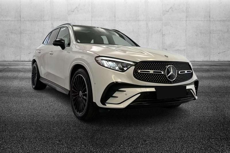 Bianco Usata 2024 Mercedes GLC300e Advanced Plus SUV | 67.450 € (Buon prezzo) - Immagine 1/4