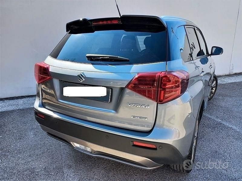 Usata Suzuki Vitara 111 CV (81 kW) 2019 Grigio Berlina