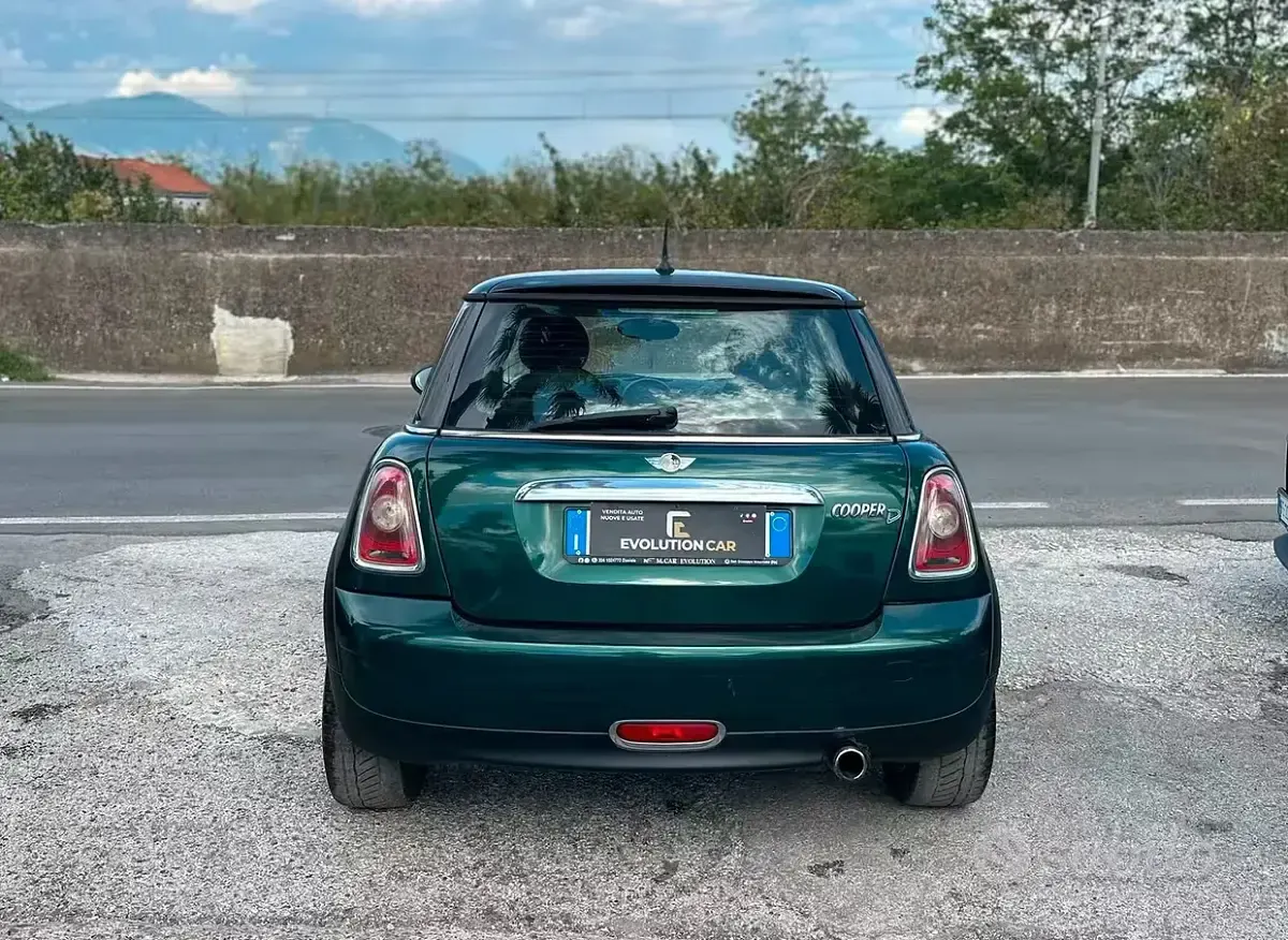 Usata Mini Cooper 109 CV (80 kW) 2009 Verde Utilitaria