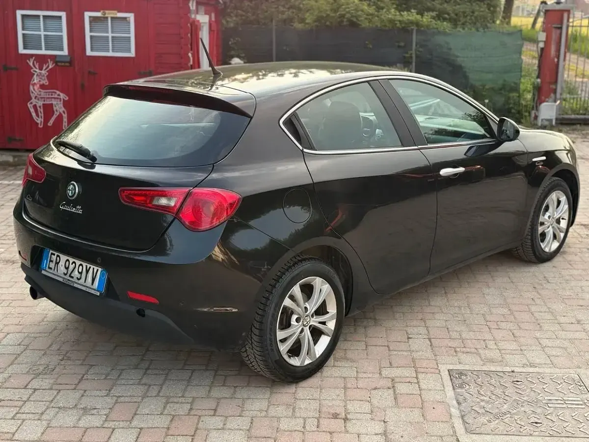 Usata Alfa Romeo Giulietta 105 CV (77 kW) 2013 Nero Utilitaria
