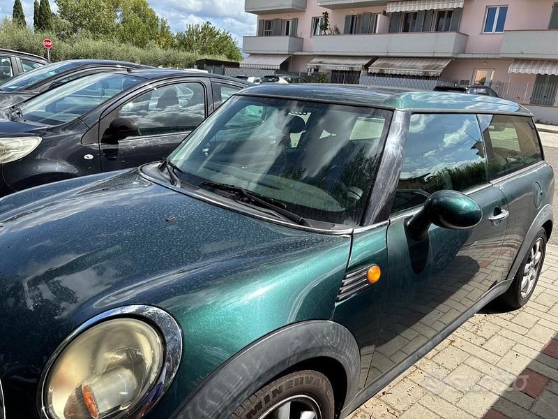 Verde Usata 2009 Mini Cooper D Clubman Station wagon | 5500 € (Buon prezzo) - Immagine 1/4
