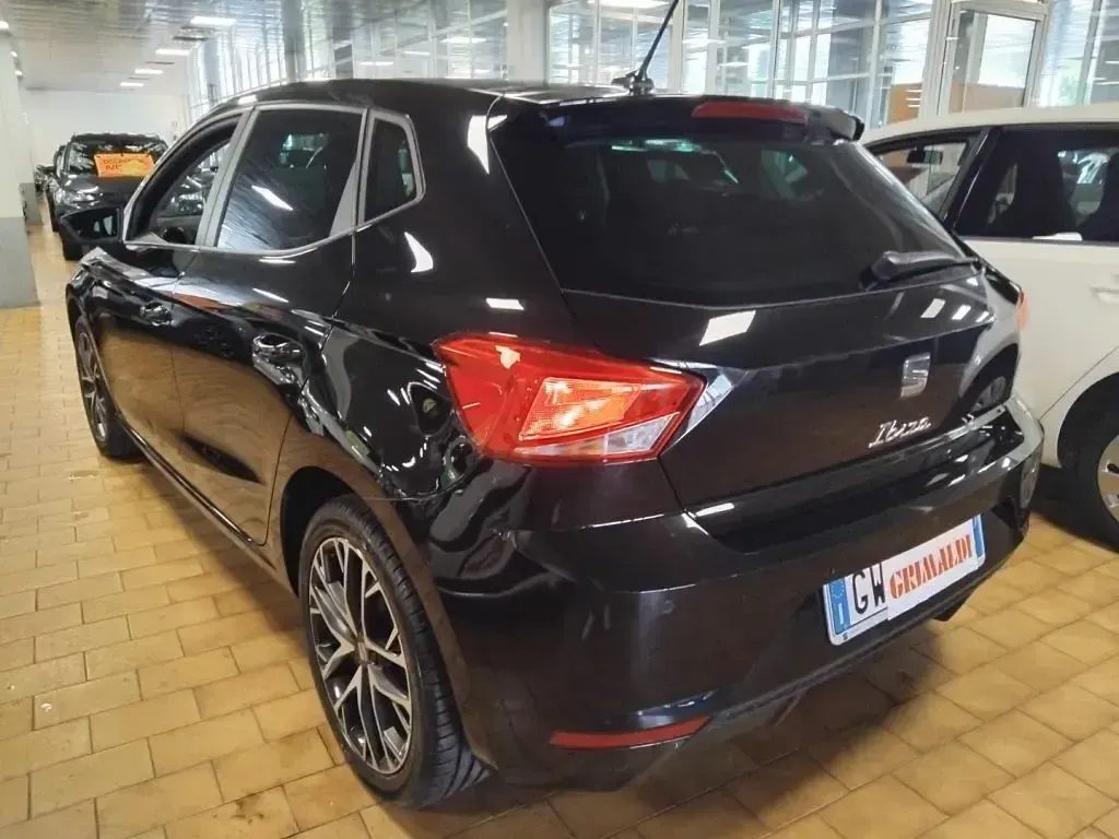 Usata Seat Ibiza Style 95 CV (69 kW) 2024 Nero midnight met. / metallizzato Utilitaria