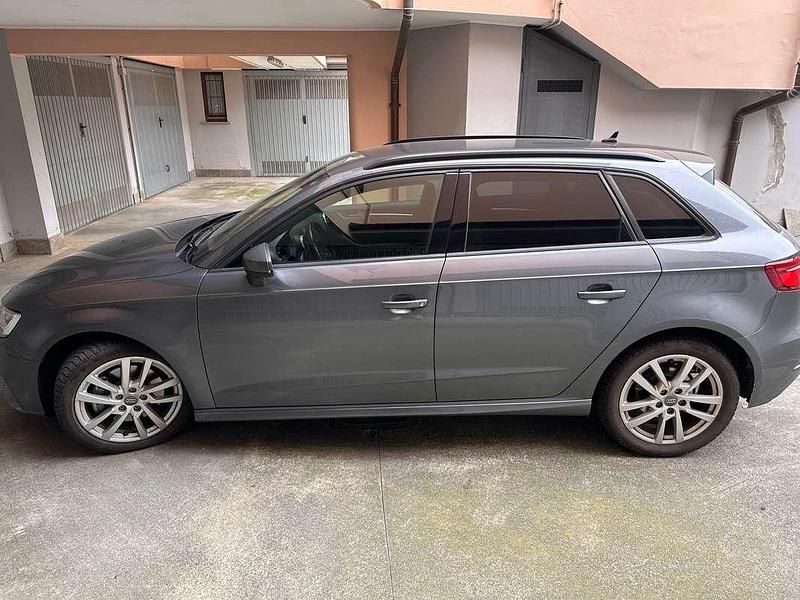 Grigio Usata 2020 Audi A3 Sportback e-tron Admired Due volumi | 23.000 € (Ottimo prezzo) - Immagine 1/4