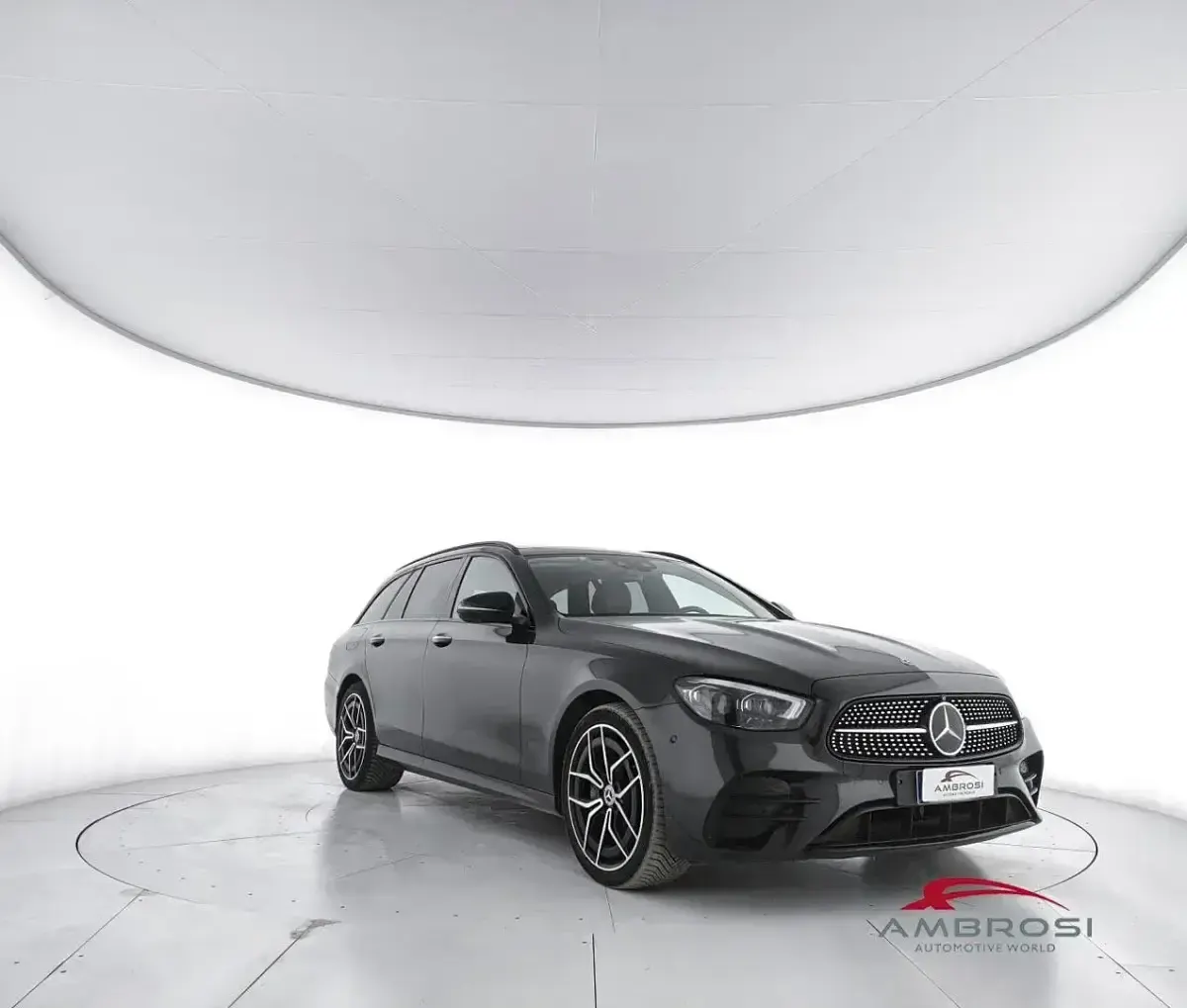 Usata Mercedes E220 Premium 194 CV (142 kW) 2022 Grigio Station wagon