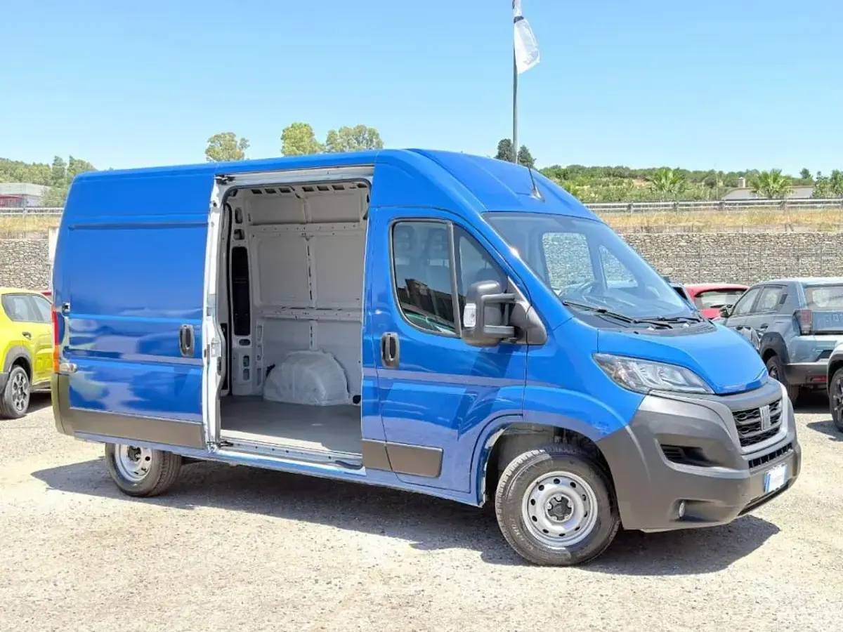 Usata Fiat Ducato 33 140 CV (102 kW) 2022 Blu Furgone