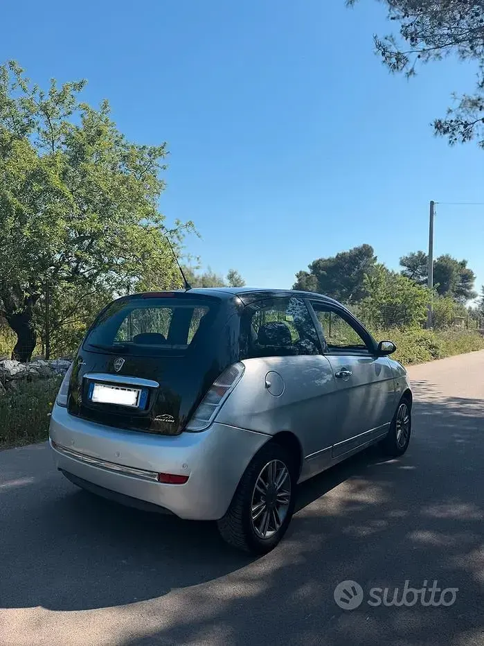 Usata Lancia Ypsilon 75 CV (55 kW) 2009 Grigio Utilitaria