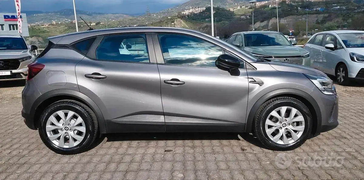 Usata Renault Captur Zen 91 CV (66 kW) 2021 Grigio SUV